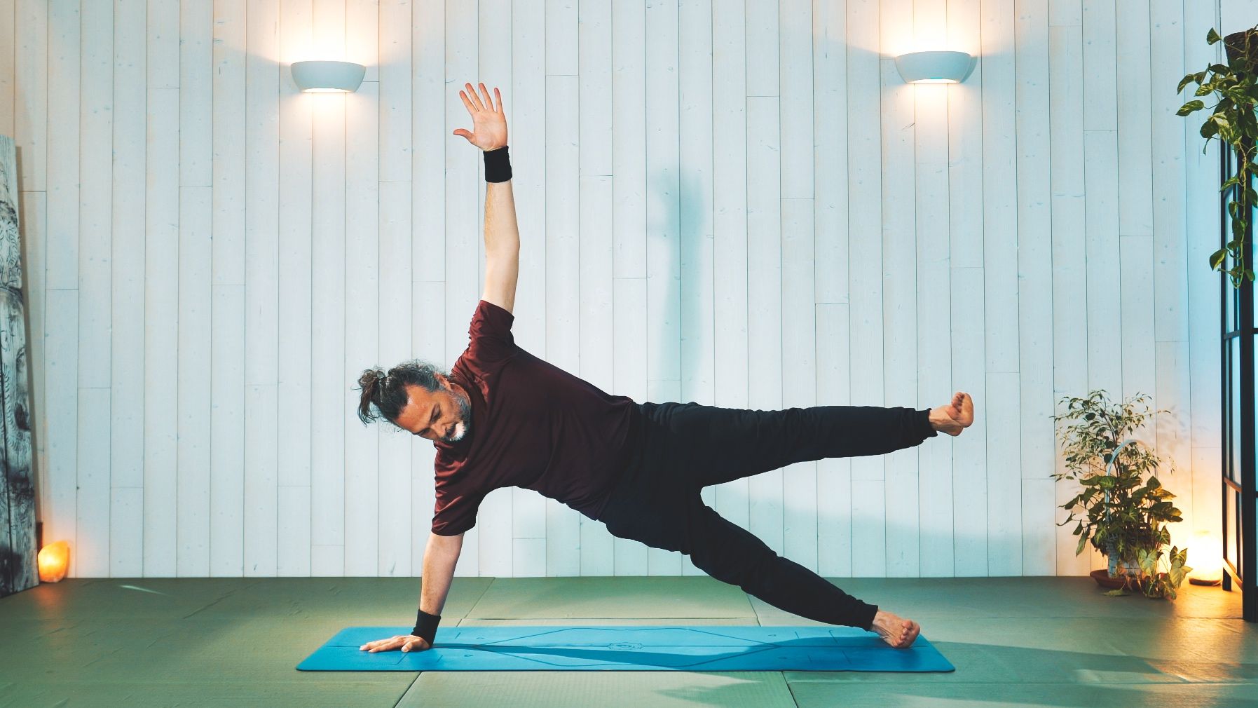 Vinyasa yoga para estabilidad lateral